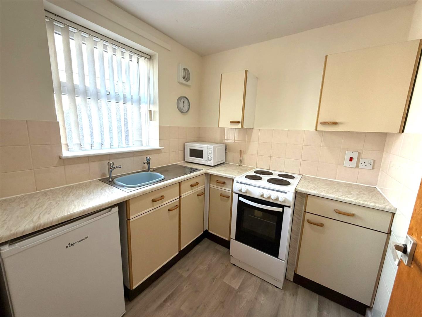 Dumbarton House Court , Bryn Y Mor Crescent, Swansea, SA1 4QX